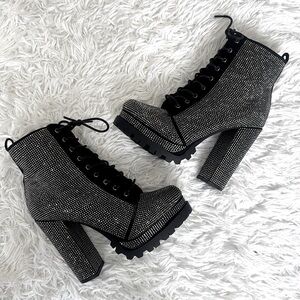 Wild Diva Vivian Rhinestone Chunky Platform Heel Ankle Boots Booties Size 7.5